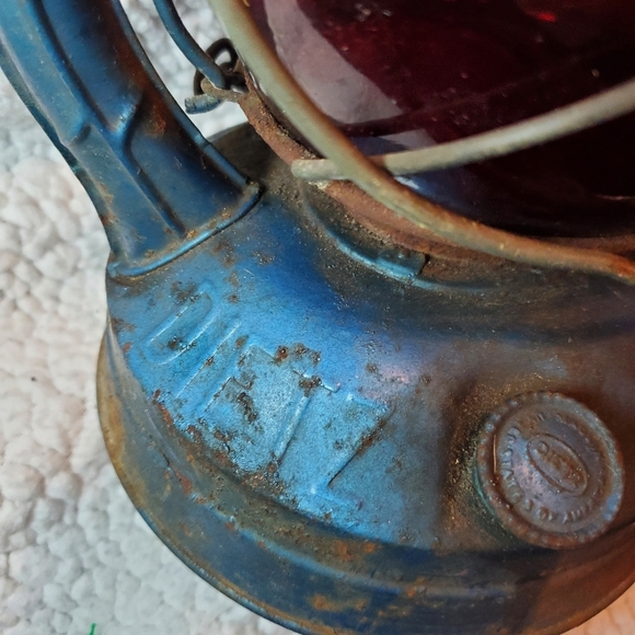 Vintage Dietz Kerosene Lantern Red Fitzall Globe Blue Body N.Y. USA - Picture 4 of 10